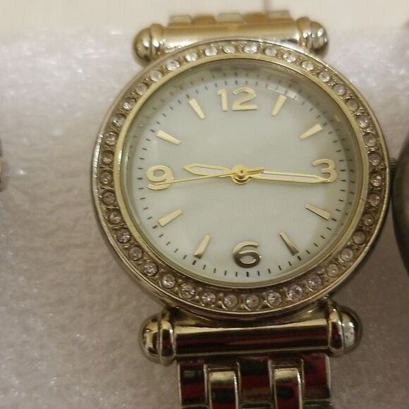 6 Ladies Watch Bundle Deal - Picture 5 of 8